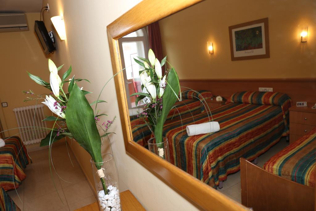 Hotel Europa Figueres  Eksteriør billede
